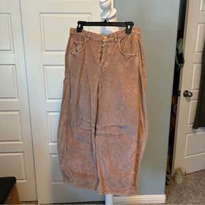 WE THE FREE Good Luck Mid-Rise Cord Barrel Jeans Withered Rose 28